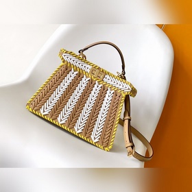 Fend Iconic Peekaboo ISeeU из импортно