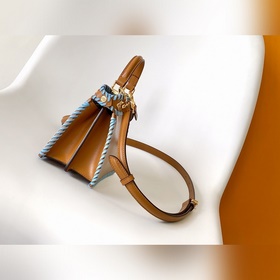 Fend Iconic Peekaboo ISeeU Mini — из и