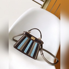 Fend Iconic Peekaboo ISeeU Mini — из и