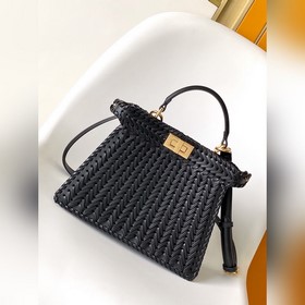 Fend Iconic Peekaboo ISeeU — из импорт