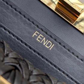 Fend Iconic Peekaboo ISeeU Mini — из и