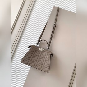 Новая коллекция peekaboo ISeeU petite：