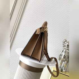 Новая коллекция peekaboo ISeeU petite：