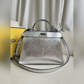 Серебристая кожаная сумка Peekaboo I