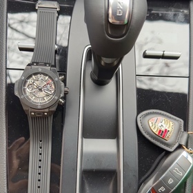 Эксклюзивные мужские часы Hublot： ярки