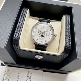 Модель IWC «Португалия» с многофункцио
