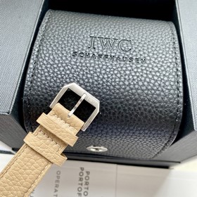 Компания IWC впервые представила модел