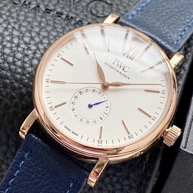 Компания IWC впервые представила модел