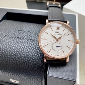 Компания IWC впервые представила модел