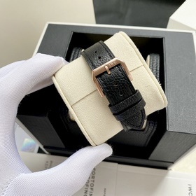 Компания IWC впервые представила модел
