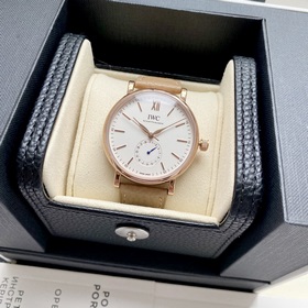 Компания IWC впервые представила модел