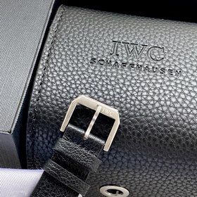 Компания IWC впервые представила модел