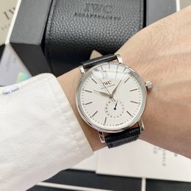 Компания IWC впервые представила модел