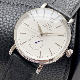 Компания IWC впервые представила модел