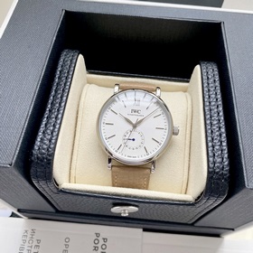 Компания IWC впервые представила модел