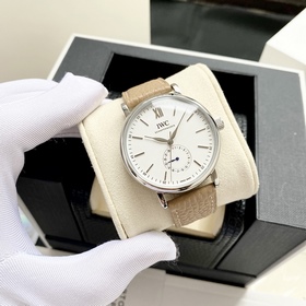 Компания IWC впервые представила модел