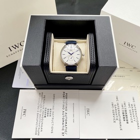 Компания IWC впервые представила модел