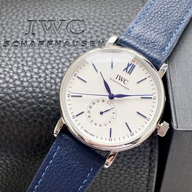 Компания IWC впервые представила модел