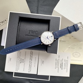 Компания IWC впервые представила модел
