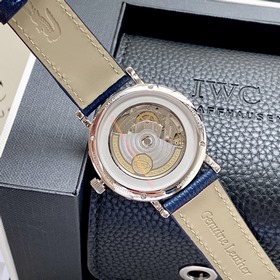 Компания IWC впервые представила модел