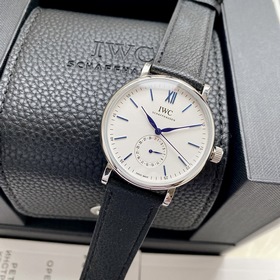 Компания IWC впервые представила модел