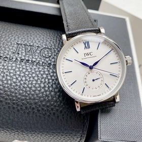 Компания IWC впервые представила модел