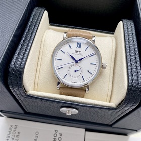 Компания IWC впервые представила модел