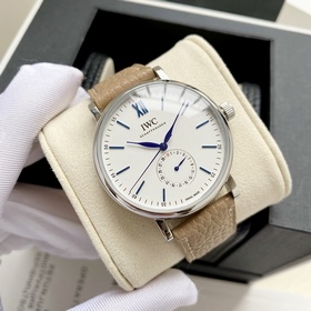 Компания IWC впервые представила модел