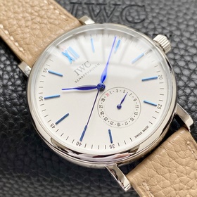 Компания IWC впервые представила модел