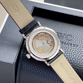 Компания IWC впервые представила модел