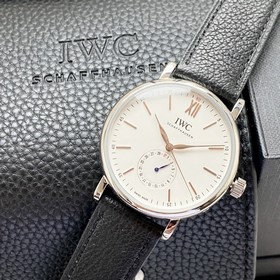 Компания IWC впервые представила модел