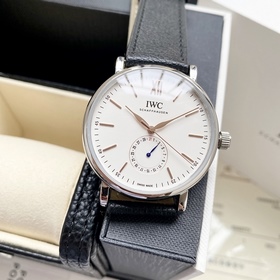 Компания IWC впервые представила модел