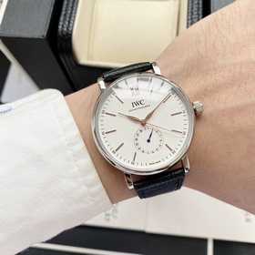 Компания IWC впервые представила модел