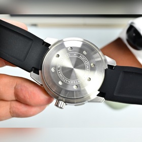 Серия IWC «Океанические часы »： Тип м
