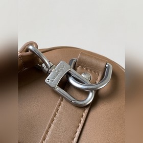 M13992 — черная, полностью из кожи; M2