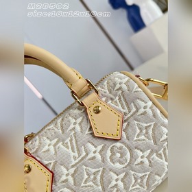 [Топ-модель из оригинальной коллекции