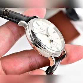 Модель Omega Classic Moonphase 2026 из