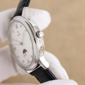 Модель Omega Classic Moonphase 2026 из