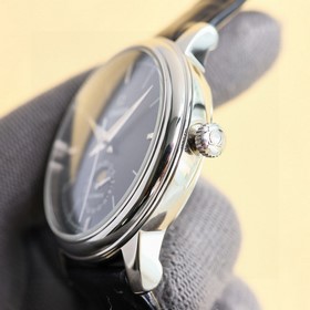 Модель «Omega Classic Moon Phase» из к