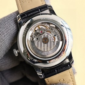 Модель «Omega Classic Moon Phase» из к