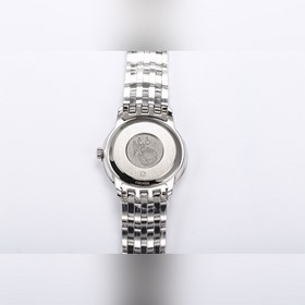 Новая женская модель часов Omega De Vi