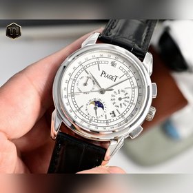 Многофункциональные часы из коллекции