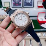 (Мужской) Audemars Piguet Royal Oak 15400 — это базовая модель серии Royal Oak, 