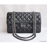 Официальный каталог новых моделей Chanel, новые сумки Chanel.