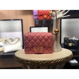 2023chanel (оригинал) В наличии сумка с крышкой Chanel.