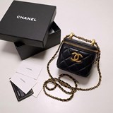 Новинки Chanel осень-зима 2023. Косметичка, небольшой чехол для хранения, оригин