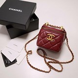 Новинки Chanel осень-зима 2023. Косметичка, небольшой чехол для хранения, оригин