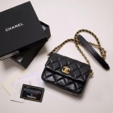Новинка Chanel осень-зима 2023. Кожа ягненка. Можно открыть для поправки макияжа