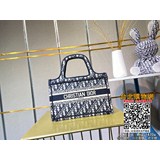Маленькая сумка черного цвета, рекомендуемая Dior. Новая сумка для покупок от Di