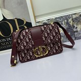 Di0r 30 Montaigne. Сумка Montaigne, вдохновленная моделью Dior 1947 года.